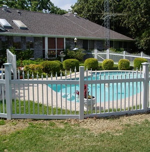 Why Vinyl is Perfect for Pool Fences